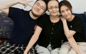 吃瓜娱乐八卦直播间爆料,娱乐圈幕后大事件，吃瓜群众齐围观！